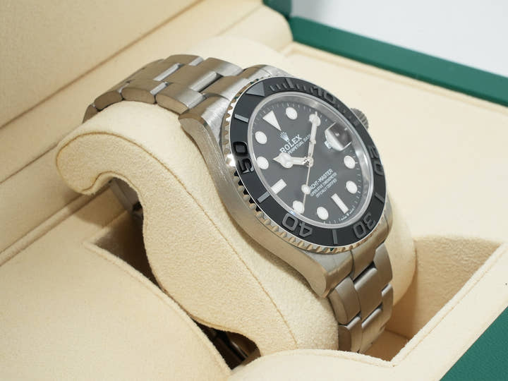 ロレックス ヨットマスター42 Ref.226627 RLXチタン ブラック文字盤 未使用 bmuic66h