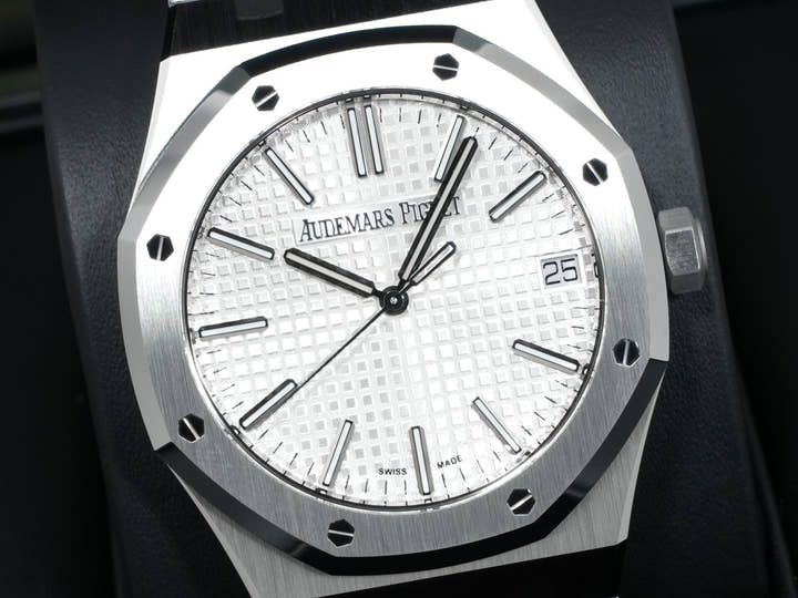オーデマピゲ ロイヤルオーク 50周年記念 Ref.15510ST.OO.1320ST.03 ステンレススチール シルバー文字盤 未使用 dqve3s8b