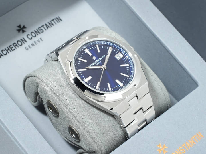 Vacheron Constantin Overseas Automatic Ref. 4520V/210A-B128 Stainless Steel Blue Dial Unused uhvncvi7
