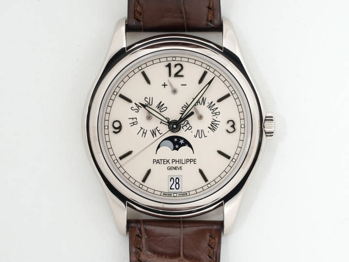 Patek Philippe Annual Calendar Moon Phase Ref. 5146G-001 White Gold Ivory Dial Excellent Condition hc4dofwo