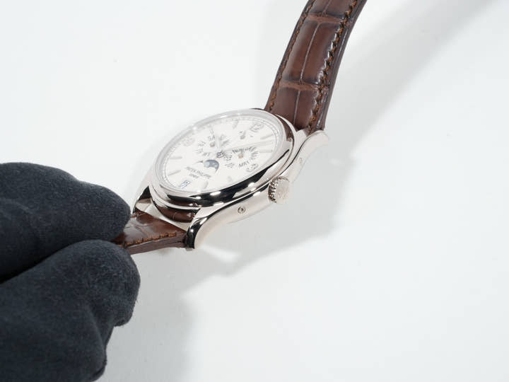 Patek Philippe Annual Calendar Moon Phase Ref. 5146G-001 White Gold Ivory Dial Excellent Condition hc4dofwo