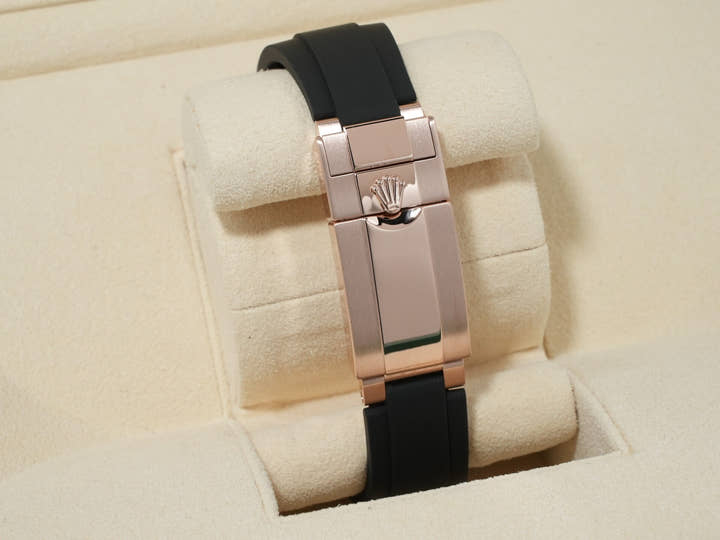 ロレックス デイトナ Ref.116515LN エバーローズゴールド サンダストxブラック文字盤 美中古 crxrnfhk