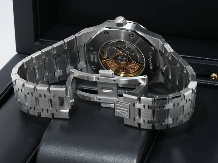 オーデマピゲ ロイヤルオーク Ref.15400ST.OO.1220ST.02 ステンレススチール シルバー文字盤 美中古 dieuem95