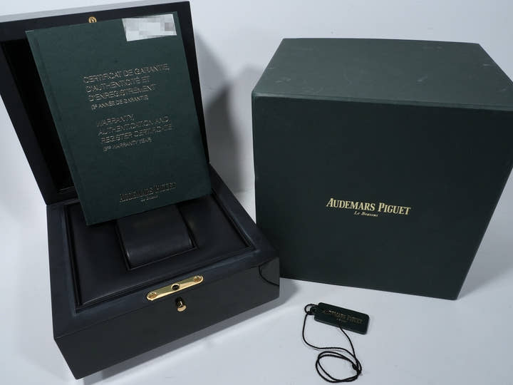 オーデマピゲ ロイヤルオーク Ref.15400ST.OO.1220ST.02 ステンレススチール シルバー文字盤 美中古 dieuem95