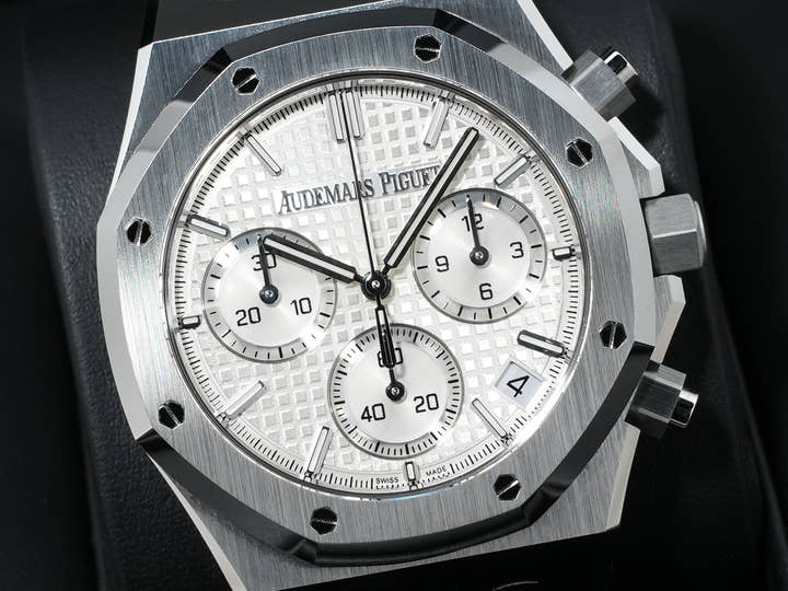 Audemars Piguet Royal Oak Chronograph 50th Anniversary Ref. 26240ST.OO.1320ST.03 Stainless Steel Silver Dial Excellent Condition khidbyrv