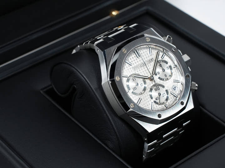 Audemars Piguet Royal Oak Chronograph 50th Anniversary Ref. 26240ST.OO.1320ST.03 Stainless Steel Silver Dial Excellent Condition khidbyrv