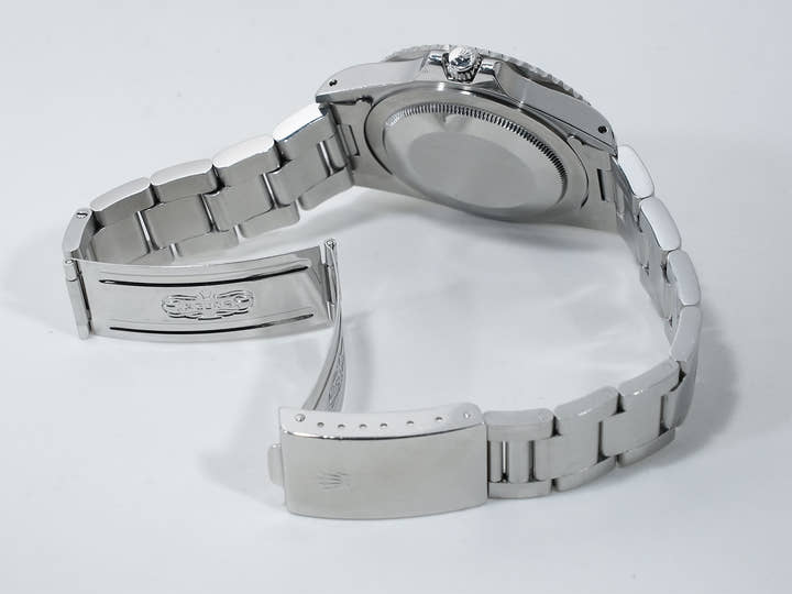 Pre-owned Rolex GMT-Master Ref. 16750 Stainless Steel with Black Dial and Oyster Bracelet (fvn4itmv)