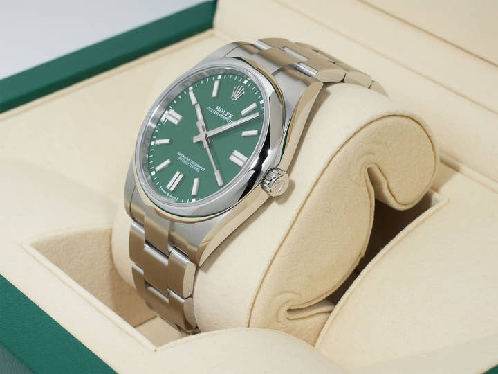 Rolex Oyster Perpetual 41 Ref. 124300 Stainless Steel Green Dial Excellent Condition m83usit2