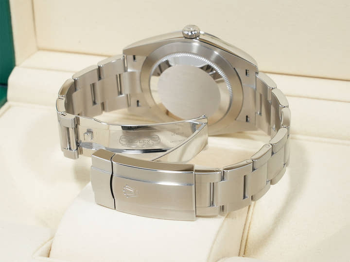 Rolex Oyster Perpetual 41 Ref. 124300 Stainless Steel Green Dial Excellent Condition m83usit2