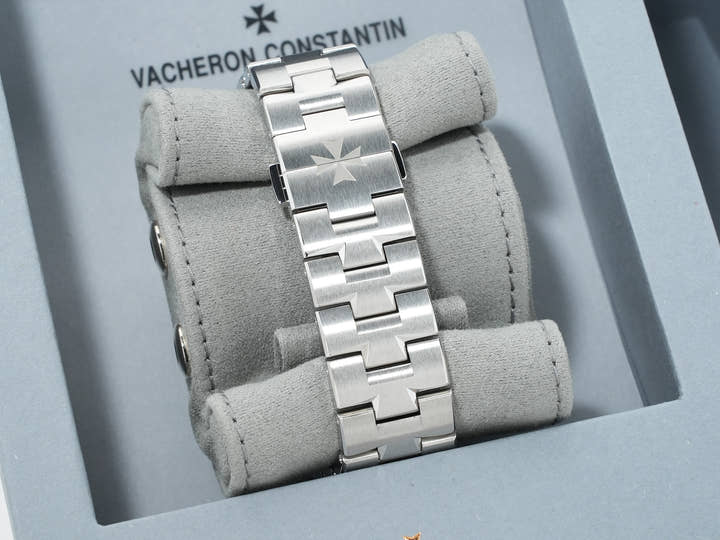 Vacheron Constantin Overseas Automatic Ref. 4520V/210A-B128 Stainless Steel Blue Dial Unused qkkxvukq