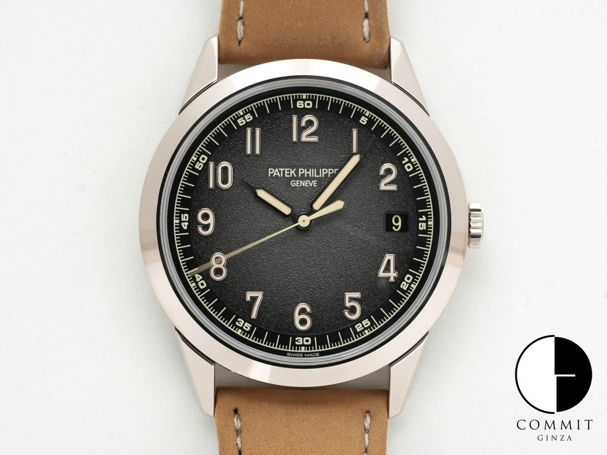 Patek Philippe Calatrava Ref. 5226G-001 in white gold with a black gradient textured lacquer and anthracite dial. Excellent condition. kbmpqo3d