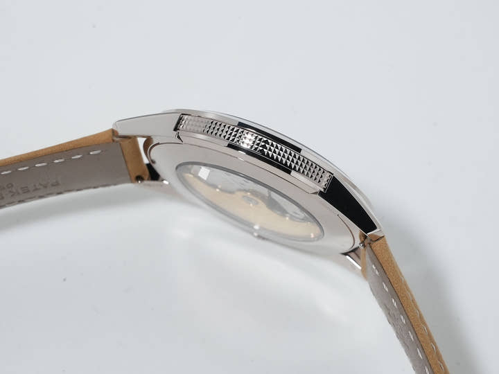 Patek Philippe Calatrava Ref. 5226G-001 in white gold with a black gradient textured lacquer and anthracite dial in excellent condition (nsa8mg66)