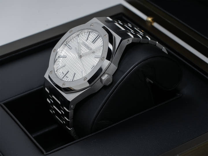 オーデマピゲ ロイヤルオーク Ref.15510ST.OO.1320ST.08 ステンレススチール シルバー文字盤 未使用 8bxvafn5