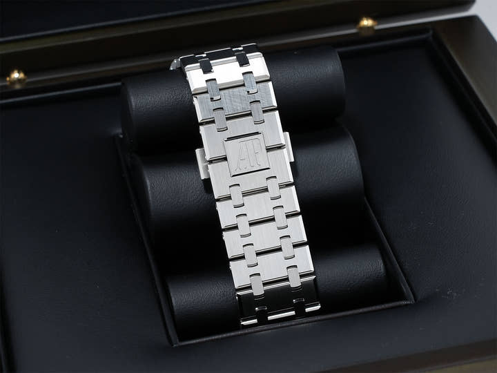 オーデマピゲ ロイヤルオーク Ref.15510ST.OO.1320ST.08 ステンレススチール シルバー文字盤 未使用 8bxvafn5