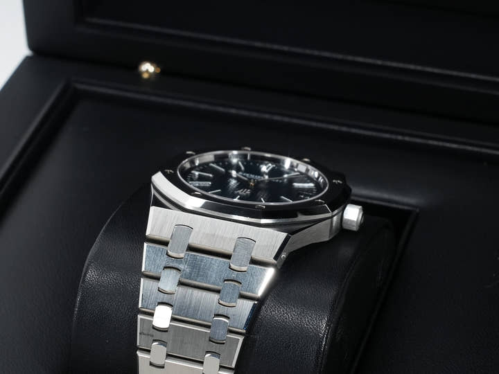 オーデマピゲ ロイヤルオーク エクストラ シン Ref.15202ST.OO.1240ST.01.A ステンレススチール ブルー文字盤 美中古 ajte37rn