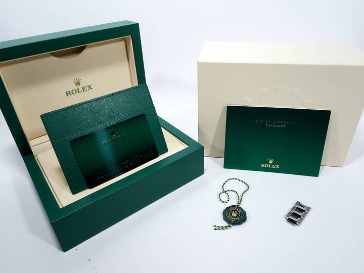 ロレックス デイトジャスト36 Ref.126234 ステンレススチール/ホワイトゴールド スレートローマン文字盤 オイスターブレスレット 美中古 pjhcwhj8