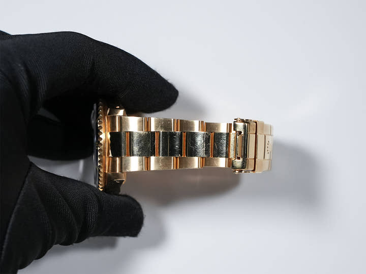 Pre-owned Rolex Submariner Date Ref. 16618 in Yellow Gold with Blue Dial (ybhedk48)