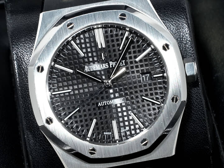 オーデマピゲ ロイヤルオーク Ref.15400ST.OO.1220ST.01 ステンレススチール ブラック文字盤 中古 kse9ao2m