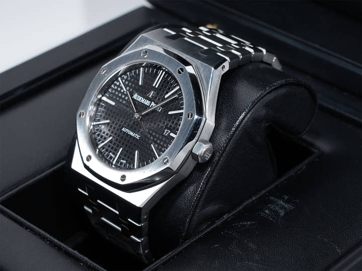 オーデマピゲ ロイヤルオーク Ref.15400ST.OO.1220ST.01 ステンレススチール ブラック文字盤 中古 kse9ao2m