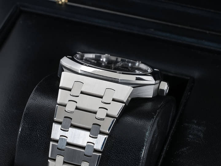 オーデマピゲ ロイヤルオーク Ref.15400ST.OO.1220ST.01 ステンレススチール ブラック文字盤 中古 kse9ao2m