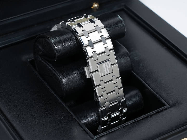 オーデマピゲ ロイヤルオーク Ref.15400ST.OO.1220ST.01 ステンレススチール ブラック文字盤 中古 kse9ao2m