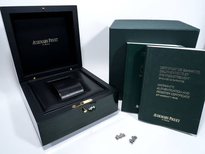 オーデマピゲ ロイヤルオーク Ref.15400ST.OO.1220ST.01 ステンレススチール ブラック文字盤 中古 kse9ao2m