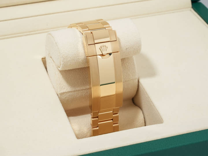 Rolex Submariner Date Ref. 126618LN Yellow Gold Black Dial Excellent Condition Pre-Owned 2zipq2b3