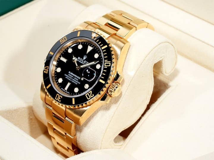 Pre-owned Rolex Submariner Date Ref. 116618LN Yellow Gold Black Dial qmyona97