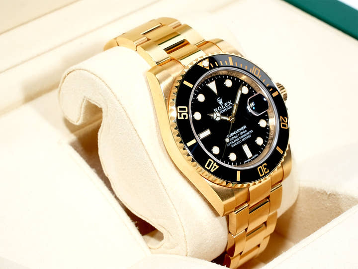 Pre-owned Rolex Submariner Date Ref. 116618LN Yellow Gold Black Dial qmyona97