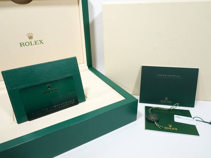 ロレックス デイトナ Ref.126506A プラチナ アイスブルーx11Pダイヤ文字盤 未使用 s4amieby