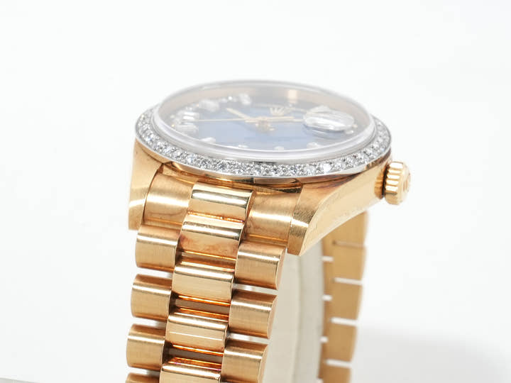 Pre-owned Rolex Day-Date 36 Ref. 18048 Yellow Gold Blue Gradient with Milliard Diamond Dial, President Bracelet (ikzdx52u)