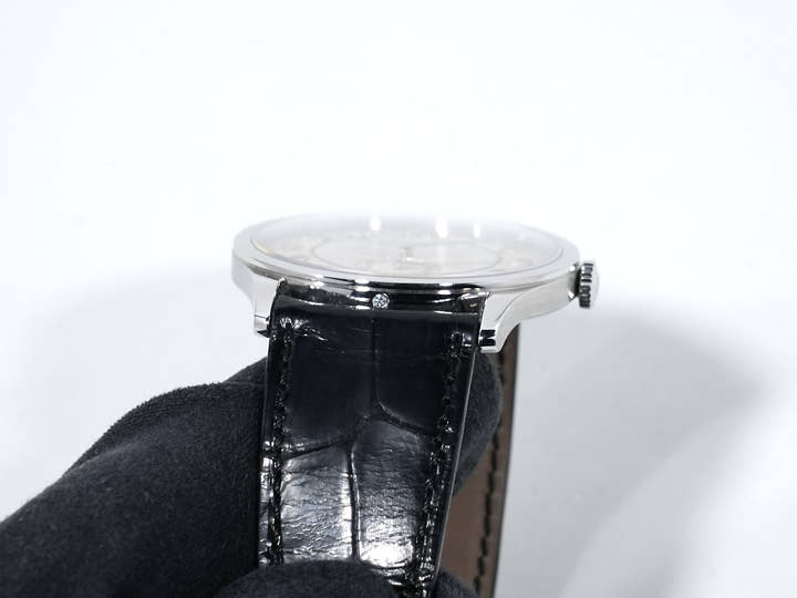 Patek Philippe Calatrava Ref. 5196P-001 Platinum Silver Dial Pre-owned c9wuitj7