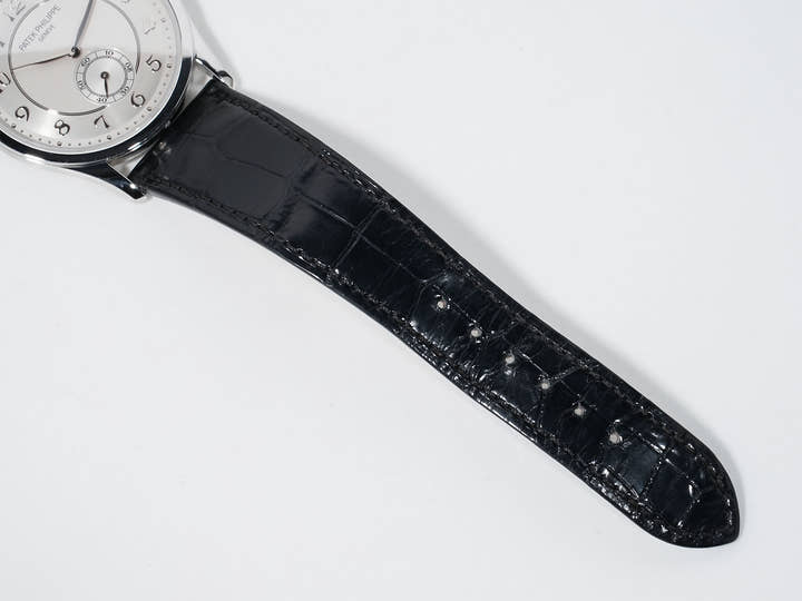 Patek Philippe Calatrava Ref. 5196P-001 Platinum Silver Dial Pre-owned c9wuitj7