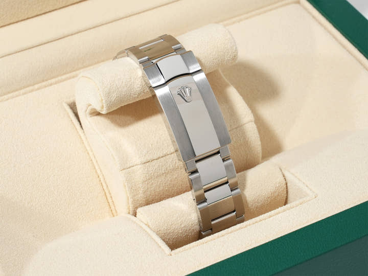 Rolex Datejust 41 Ref. 126300 Stainless Steel Slate Roman Dial Oyster Bracelet Excellent Condition u393nxbw