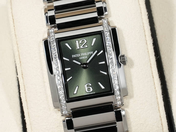 Patek Philippe Twenty-4 Ref. 4910/1200A-011 Stainless Steel Olive Green Dial Unused Vegofise