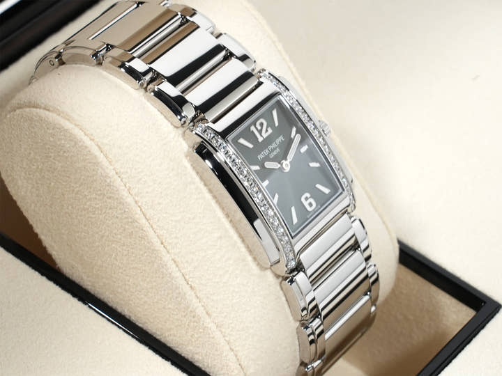 Patek Philippe Twenty-4 Ref. 4910/1200A-011 Stainless Steel Olive Green Dial Unused Vegofise