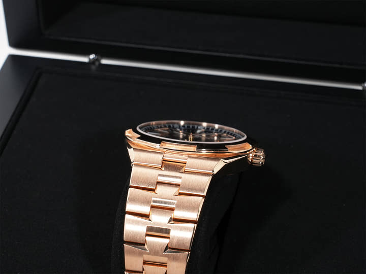 Vacheron Constantin Overseas Automatic Ref. 4520V/210R-B705 Pink Gold Blue Dial Excellent Condition 33z3adfr