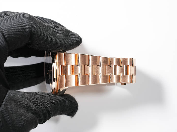 Vacheron Constantin Overseas Automatic Ref. 4520V/210R-B705 Pink Gold Blue Dial Excellent Condition 33z3adfr