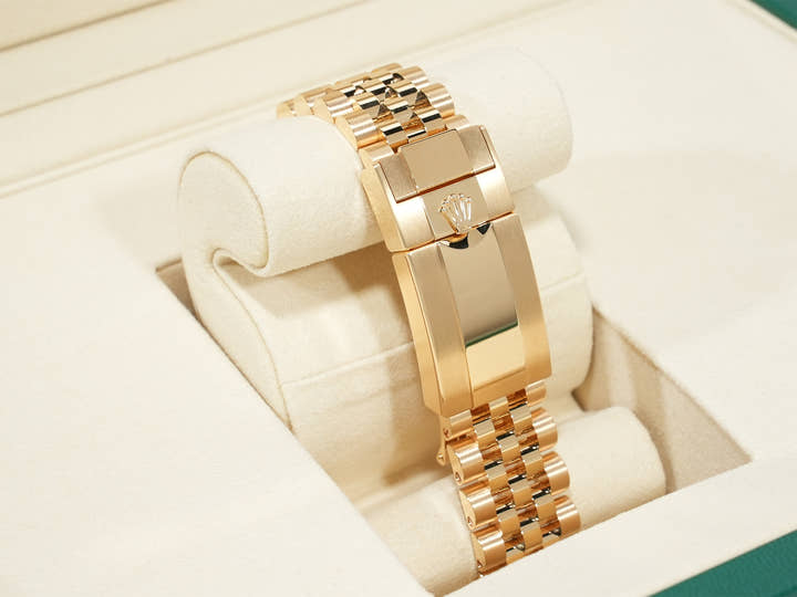 ロレックス GMTマスターII Ref.126718GRNR イエローゴールド ブラック文字盤 ジュビリーブレスレット 未使用 j8jqpda5