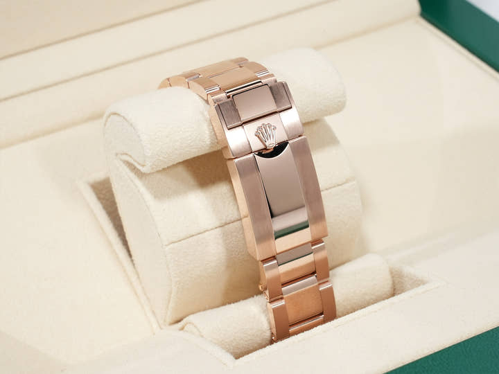 ロレックス デイトナ Ref.126505 エバーローズゴールド サンダストxブライトブラック文字盤 未使用 h838wcqk