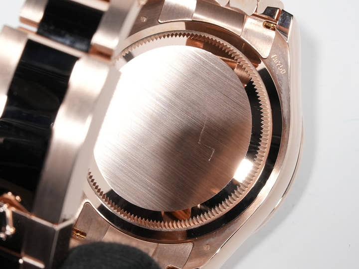 ロレックス デイトナ Ref.126505 エバーローズゴールド サンダストxブライトブラック文字盤 未使用 h838wcqk