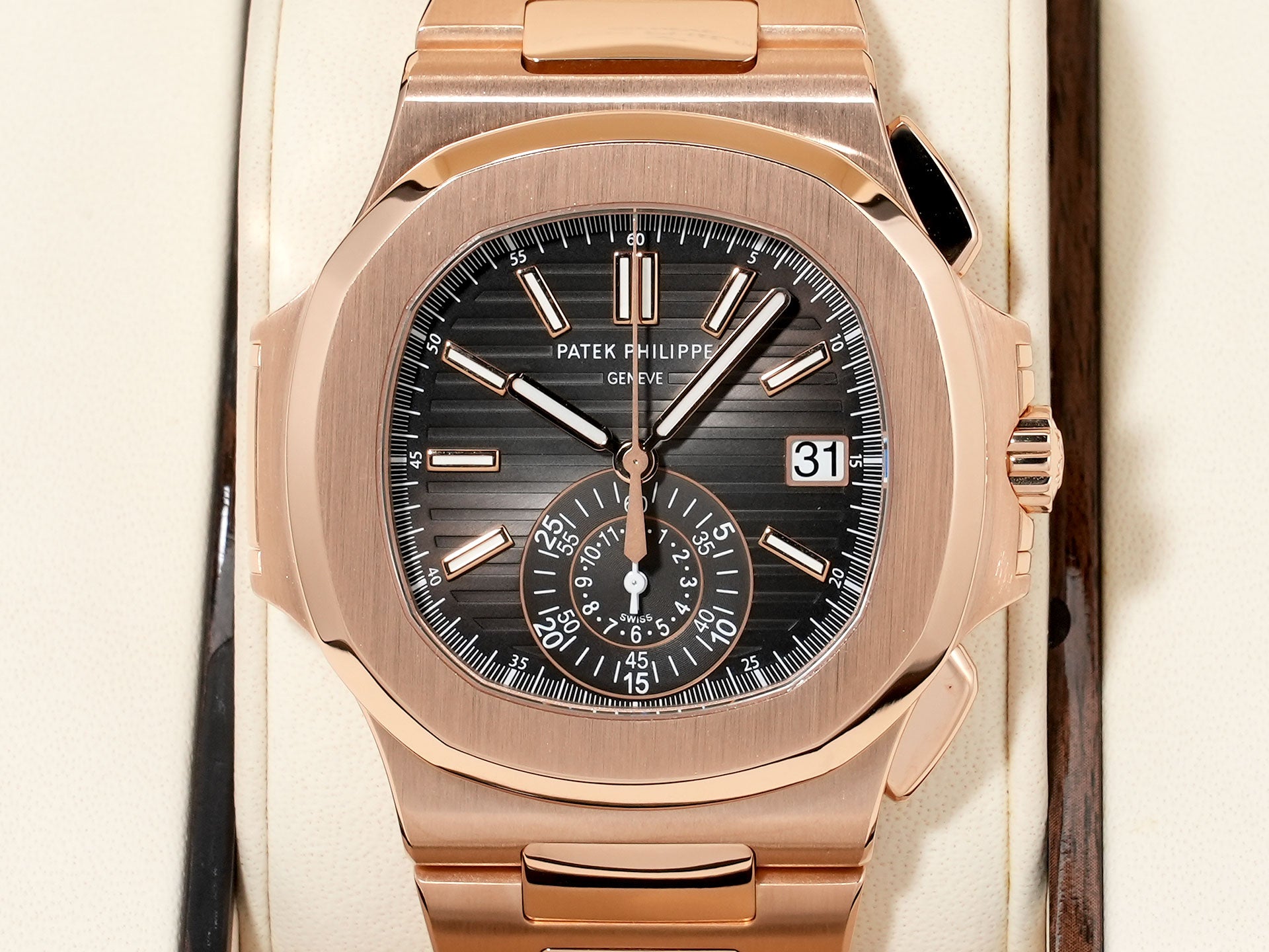 Patek Philippe Nautilus Chronograph Ref. 5980/1R-001 Rose Gold with Black Gradient Dial, Excellent Condition, hb5rk74t