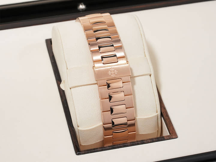 Patek Philippe Nautilus Chronograph Ref. 5980/1R-001 Rose Gold with Black Gradient Dial, Excellent Condition, hb5rk74t