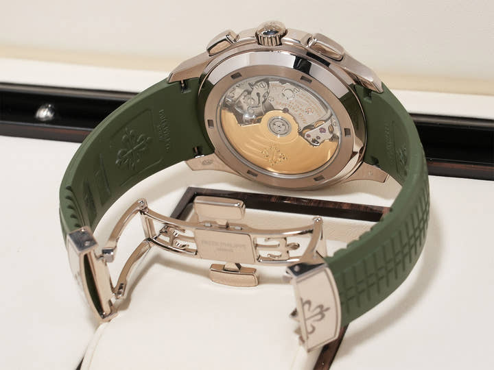 パテックフィリップ アクアノート Ref.5968G-010 ホワイトゴールド カーキグリーン文字盤 中古 g25xfyzr