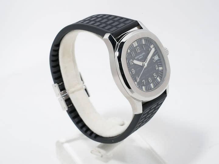 Patek Philippe Aquanaut Medium Ref. 5060A-001 Stainless Steel Black Dial Excellent Condition g6xk3n4g