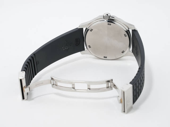 Patek Philippe Aquanaut Medium Ref. 5060A-001 Stainless Steel Black Dial Excellent Condition g6xk3n4g