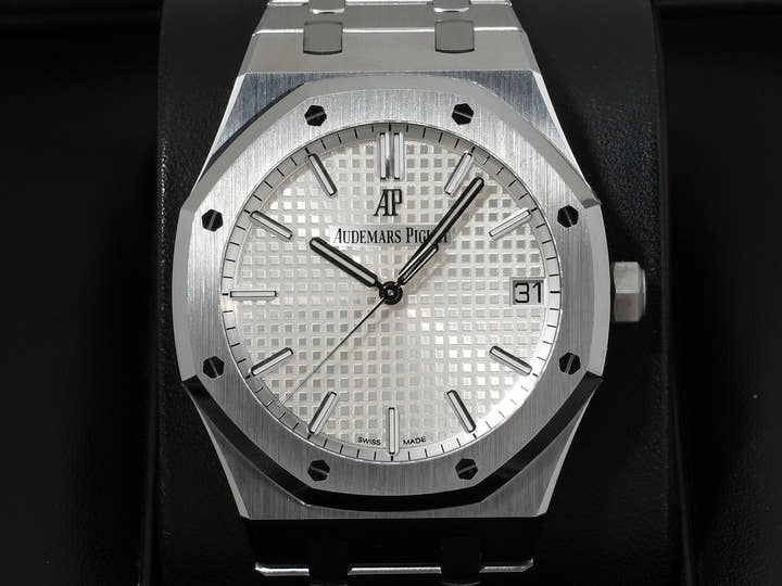 オーデマピゲ ロイヤルオーク Ref.15500ST.OO.1220ST.04 ステンレススチール シルバー文字盤 中古 5eoouafz