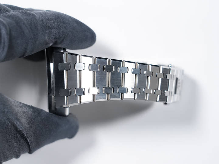 オーデマピゲ ロイヤルオーク Ref.15500ST.OO.1220ST.04 ステンレススチール シルバー文字盤 中古 5eoouafz