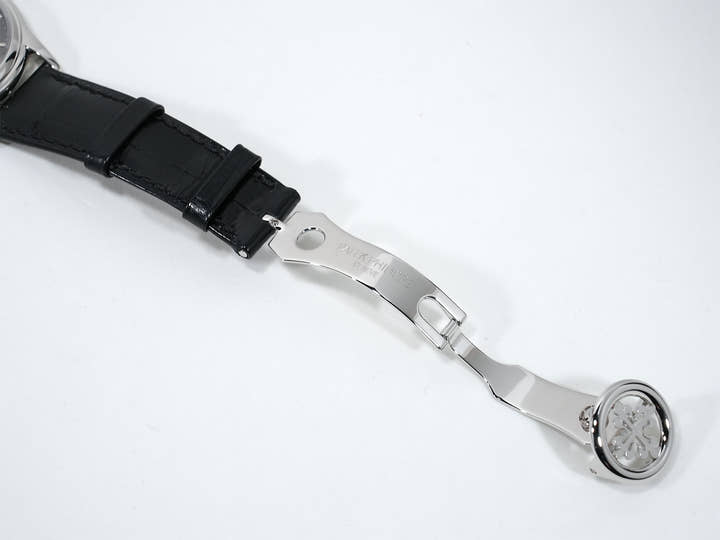 Patek Philippe Perpetual Calendar Ref. 5140P-017 Platinum Gray Dial Pre-owned evdndzc5