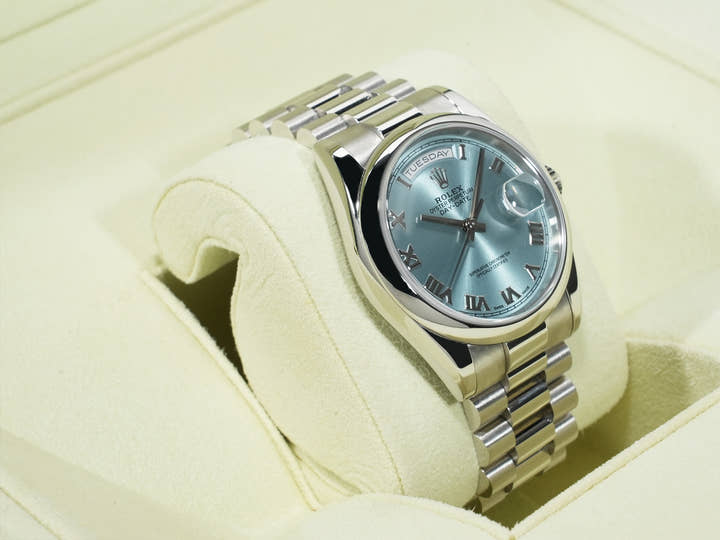 ロレックス デイデイト36 Ref.118206 プラチナ アイスブルー文字盤 中古 6x43o9we